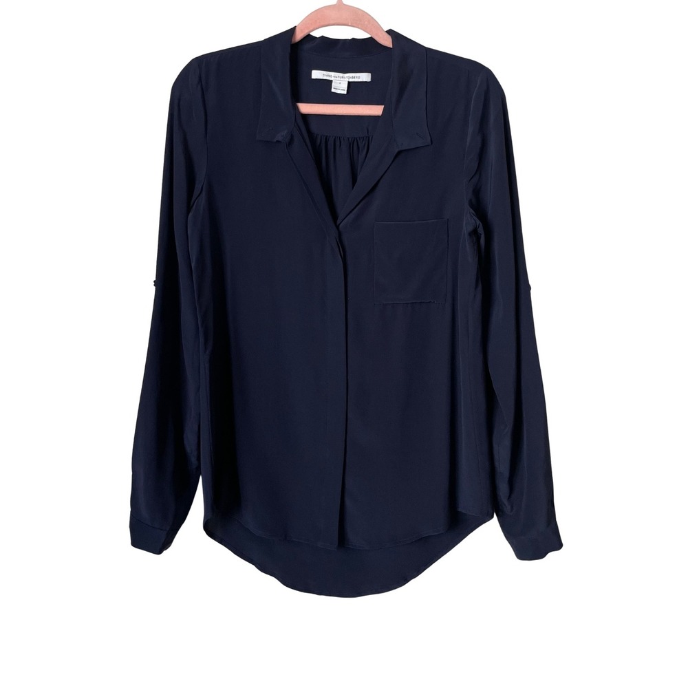 Diane von Furstenberg Top Womens 2 Blue 100% Silk Hidden Button Quiet Luxury